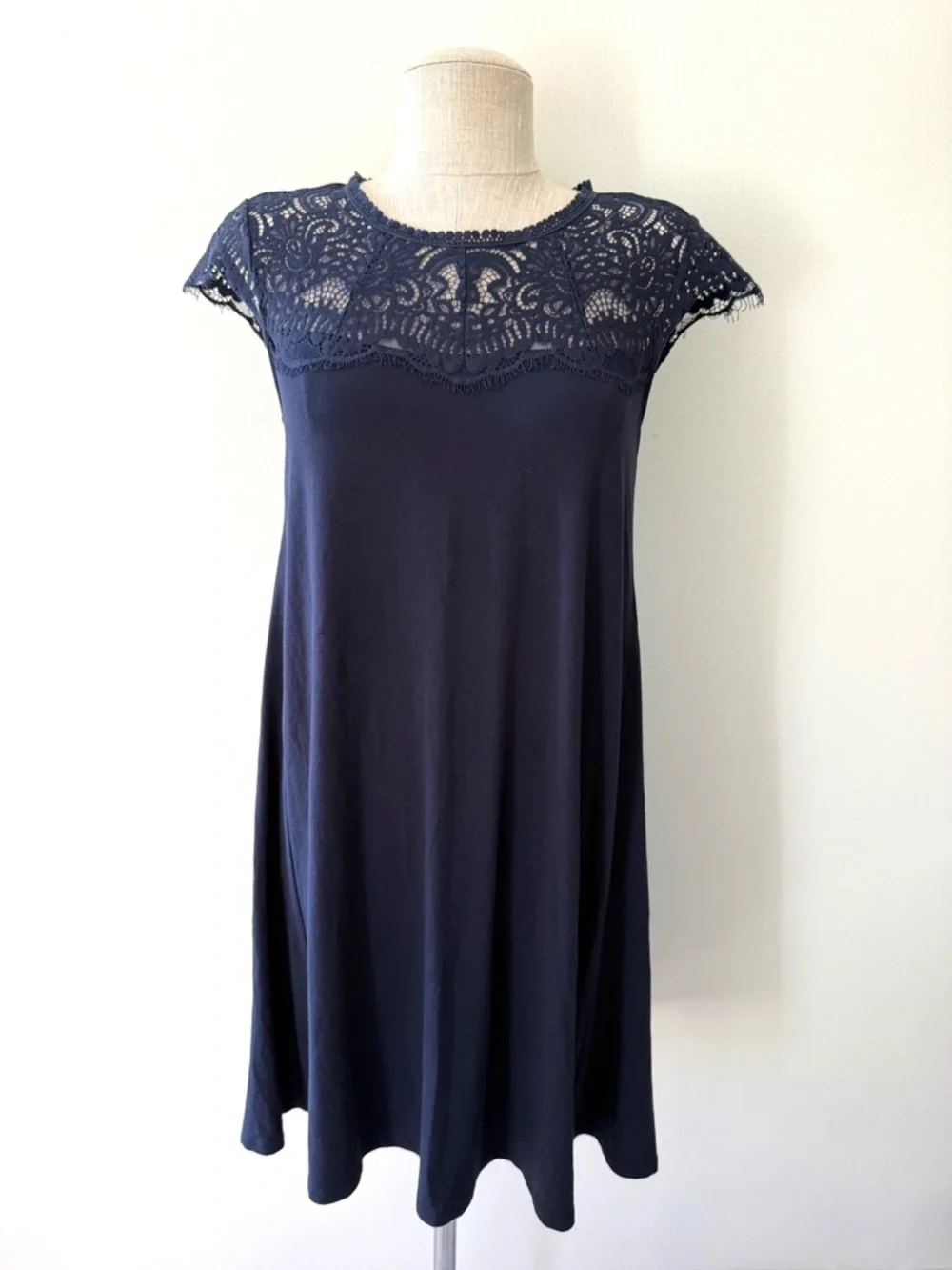 LOFT Navy Blue Lace Yoke Cap Sleeve Mini Swing Dress A-Line Crochet Detail Sz S - Picture 5 of 14